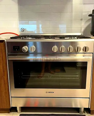 Bosch series 8 90x60cm Top Gas and Electric Oven dual fan 
Cooking range  Stove model HSB738357M