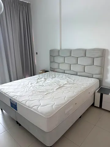 Bed 180x200 with matress