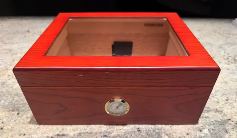 Humidor Hannicook, Compact, Excellent Condition