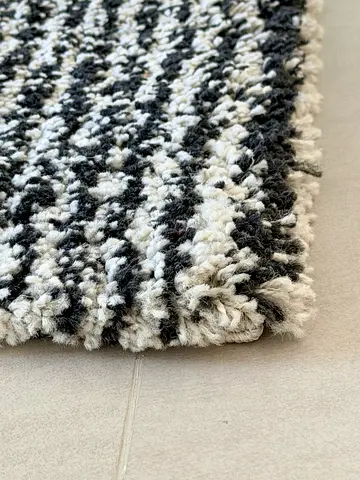 Handwoven Black  White Textured Rug - Size 235x345 cm