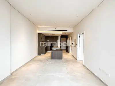 Pool Facing | Laundry Room | High Floor