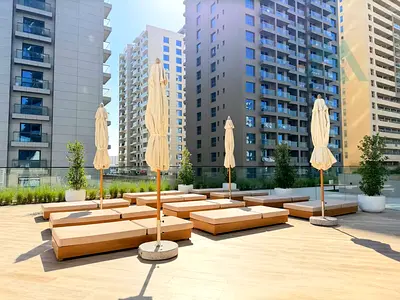 Luxury 1BR | Private Jacuzzi | Skyline View.