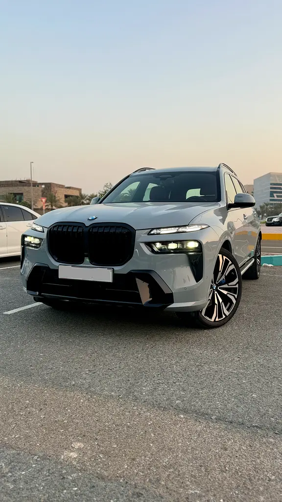 BMW X7 2026 — photo 1 of 17