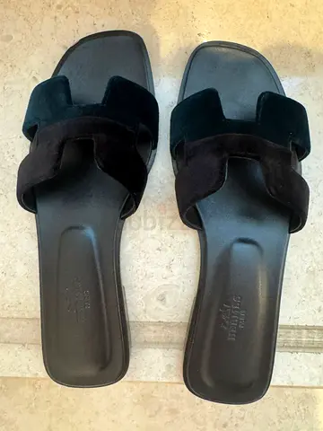 Authentic Hermes Oran Sandals dual colour in Seude