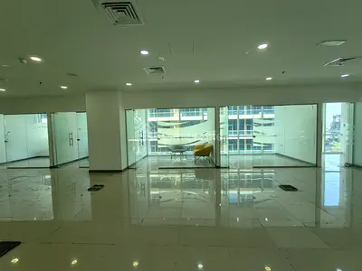 Vacant | Low Floor | Well lit | Spacious | Fitted