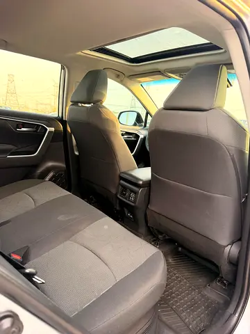صورة 14 لـ 2022 Toyota RAV 4