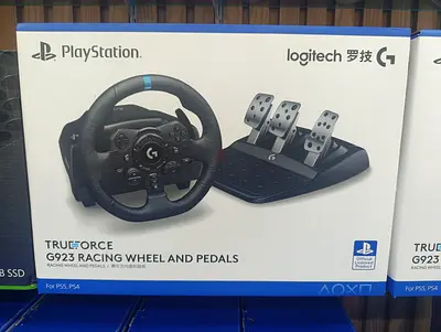 Logitech G923 Trueforce Racing Wheel and Pedals (PS4/PS5 Compatible) - Excellent Condition