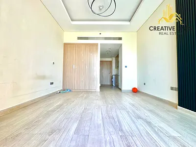 Luxurious Apartment || High Floor || Ready to Move