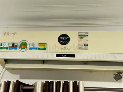 Wall-mounted split air conditioner - working, needs service (22°C display)