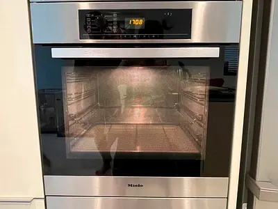 Built-in Miele Electric Oven in in good condition
