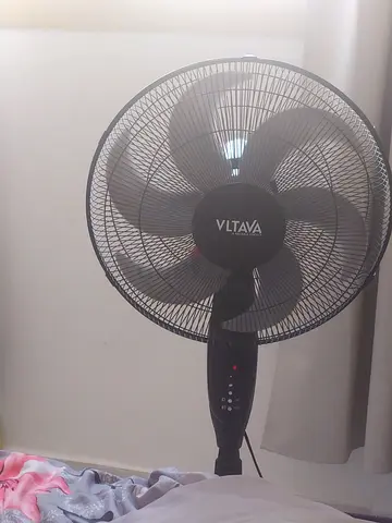 Vltava Stand Fan 18In With Remote VLF3071
