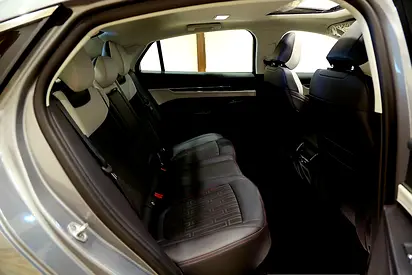 2024 FORD TAURUS 照片 8
