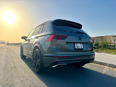 2019 Tiguan R-Line - Excellent Condition