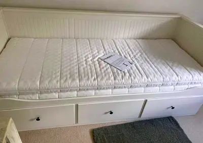 Ikea hemness daybed with 2 new mattress Excellent condition