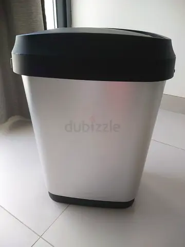 Trash bin - House keeping