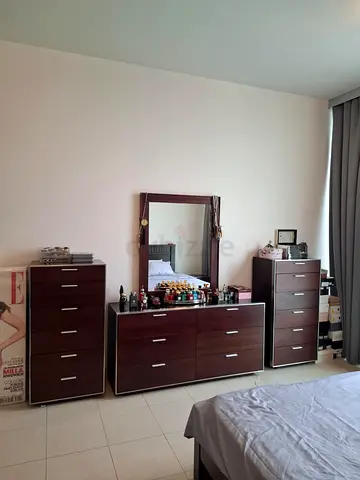 3 drawers - 1 mirror