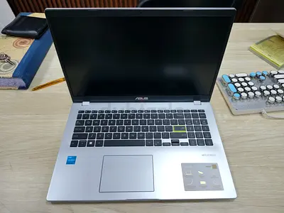 Asus E510 (Intel Celeron)