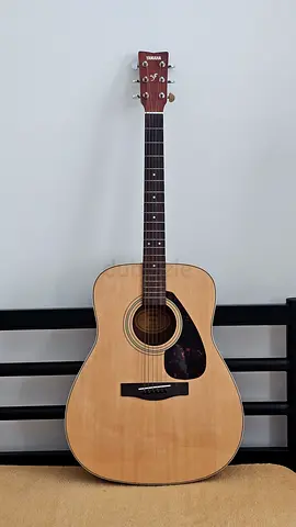 Yamaha F370 Acoustic Guitar