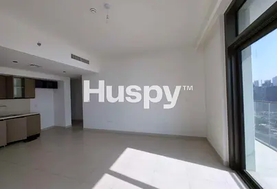 Unfurnished | Bright Unit | Mid Floor