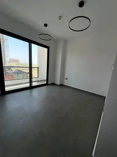 and two bathrooms, featuring modern finishes and built-in wardrobes. First tenant, located in a prim
