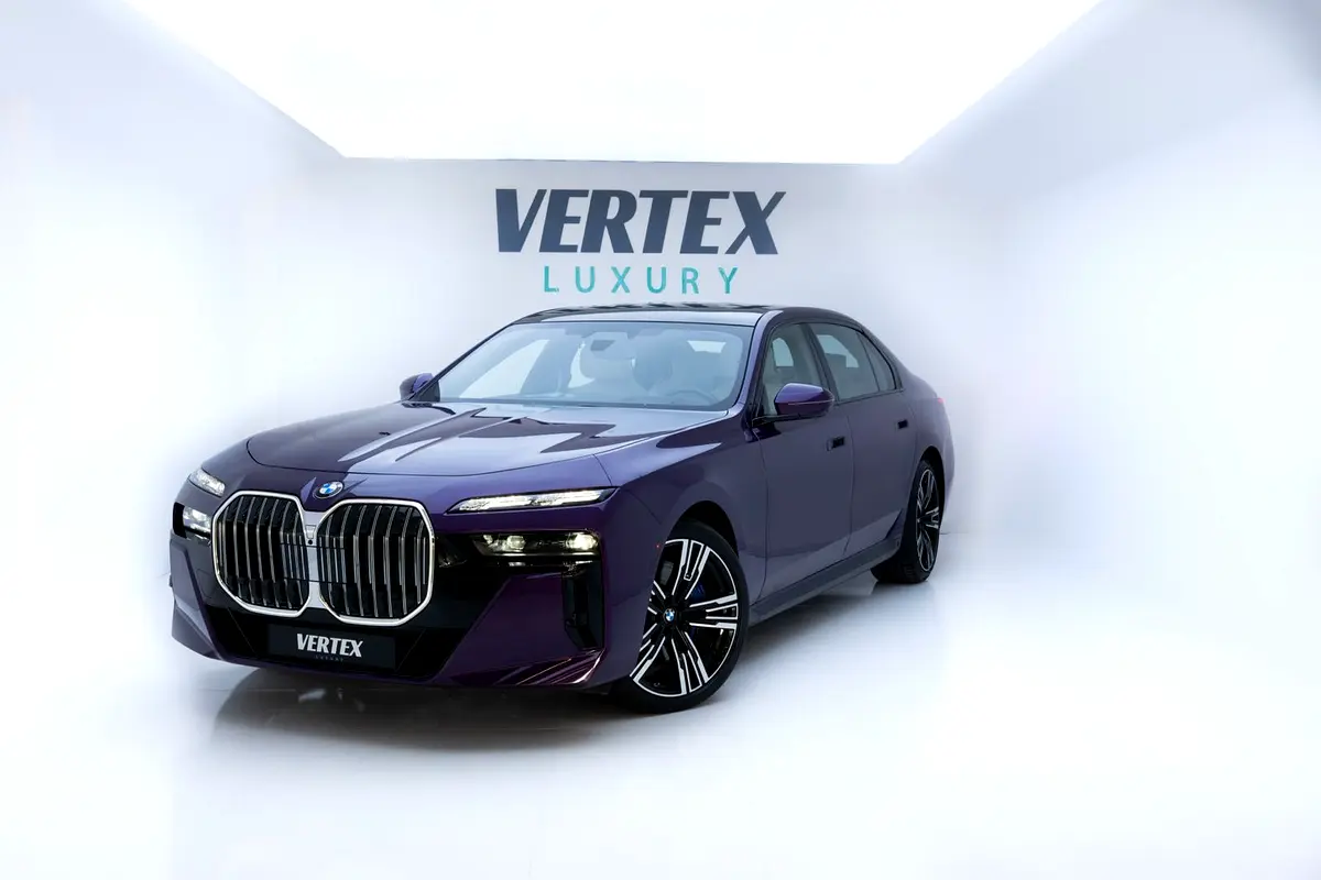 BMW 7-Series 2024 — photo 1 of 20
