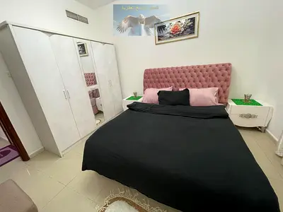 اول ساكن\اجمل غرفه وصاله مفروشه بالتعاون\بلكونه\اطلاله مفتوحه\تكيف مركزي\موقع مميز علي مخرج دبي\قريب من كل الخدمات