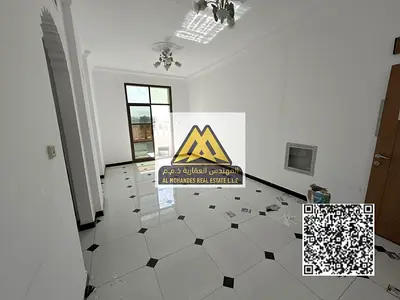 This spacious and functional apartment features a master bedroom, a large living room with a balcony, two bathrooms, and central air conditioning. Ide