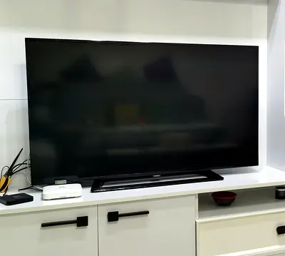 Philips 50” Full HD LED TV 5100 Series | Crystal Clear Picture | Good Condition + GoogleChrome Stick