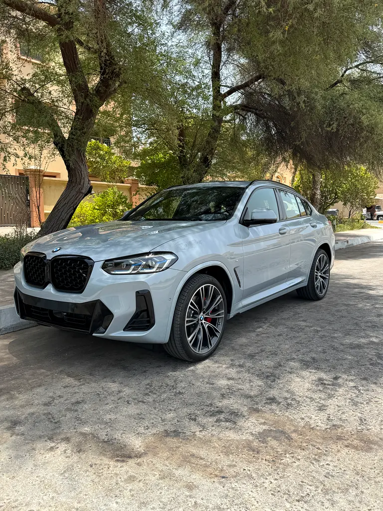 BMW X4 2025 — photo 1 of 11