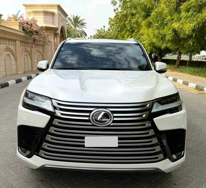 Lexus LX-Series 2023 — photo 1 of 20