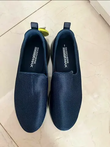 Sketchers man shoes