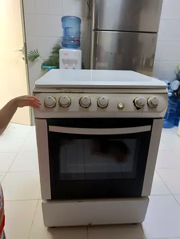 Gas stove 4 burners