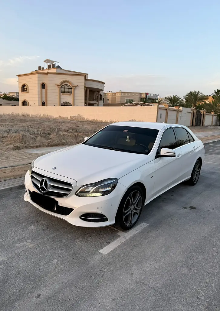 Mercedes-Benz E-Class 2016 — photo 1 of 5