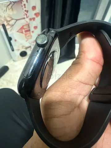 Used Apple  Watch (black) series 11 GPS  46 mm- used for 25 days