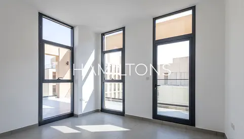 Sunlit Designer Apartment in the Heart of Al Mamsha District | Resale