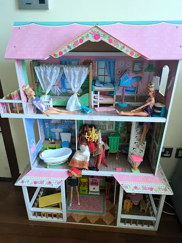Dollhouse 3 floors of fun