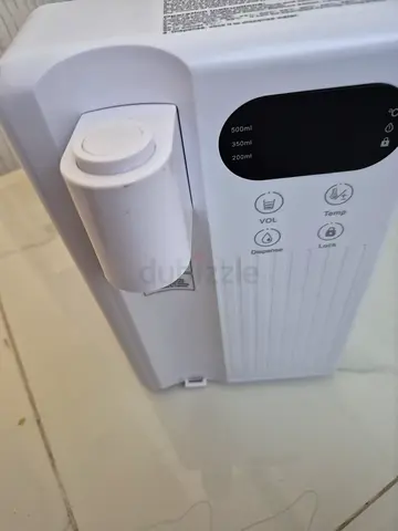 Instant electric water dispenser