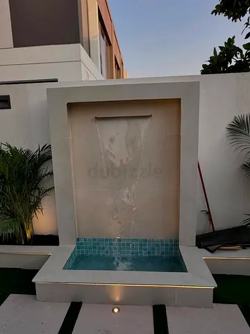 Modern Outdoor Wall Fountain with Built-in Basin
