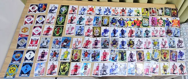 Large collection of football (soccer) trading cards - mixed teams and players