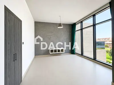 Spacious 1BR | Pool and Park View Living