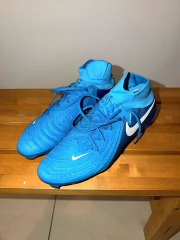Football shoes Nike Phantom