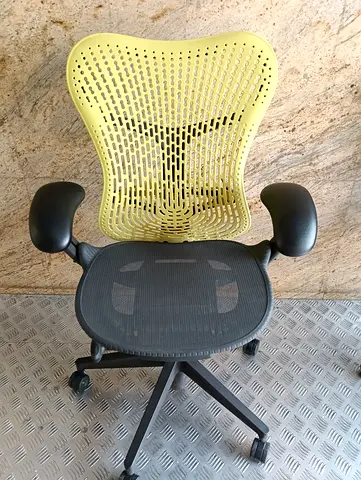 Selling herman miller mirra 2 chairs.good condition only little use.