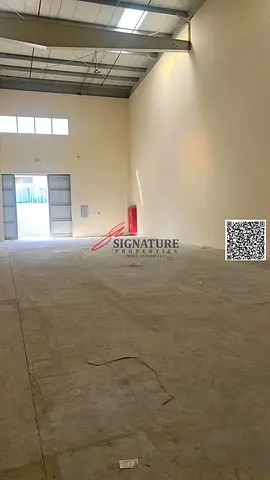 مستودع بمساحة ٢٨٥٠ قدم مربع، مزود بتيار كهربائي ثلاثي الأطوار بقدرة ٢٠ كيلو فولت أمبير، متاح للإيجار في منطقة الجرف الصناعية، عجمان