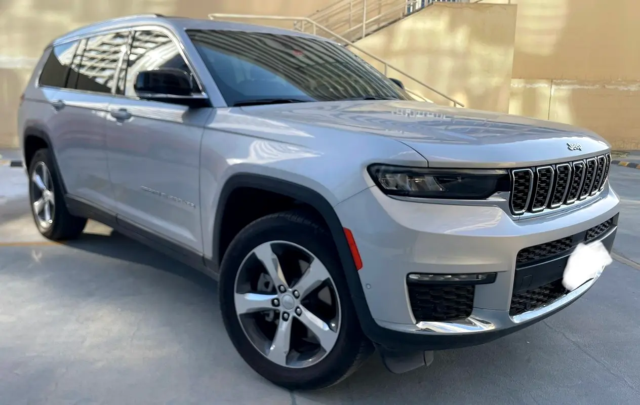 Jeep Grand Cherokee 2022 — photo 1 of 16