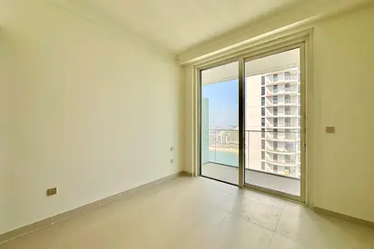 WATERFRONT LIVING I PRIME DEAL I FRONT UNIT