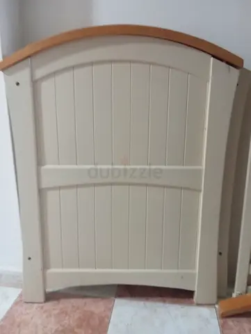 Baby bed available free to go