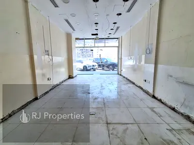 30 days free luxury shop very prime lecation business area ready to move only jest 70k