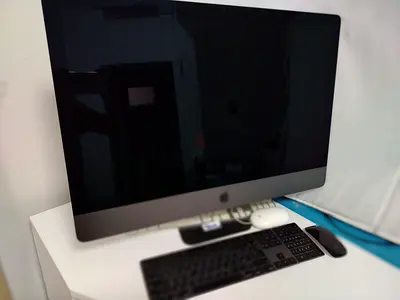IMac Pro A1862 Xeon 18C/128Gb/2TB  16GB GPU  27 inch 2027 in mint condition