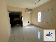 Beautiful studio in Al Ghuwair, suitable for families and employees. Split AC and central gas. Up to