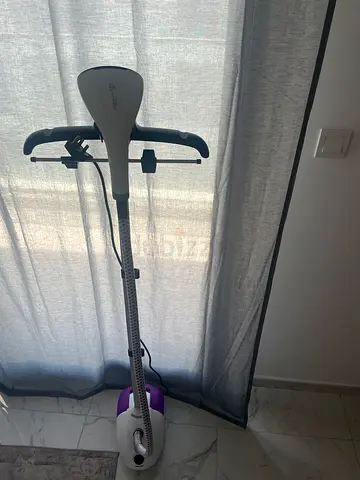 Vertical garment steamer - used, in good working condition